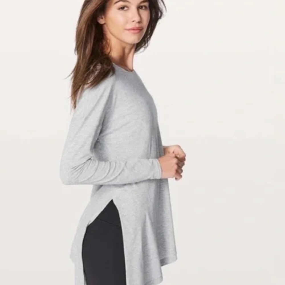 Lululemon “To The‎ Point” Asymmetrical Top sz 2 Heathered Light Grey